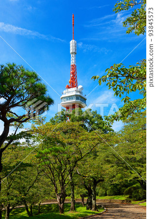Utsunomiya Tower and blue sky 93845573