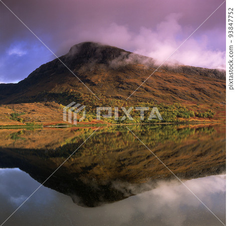 Picturesque autumn landscape of river 93847752