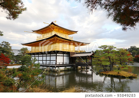 Kyoto World Heritage Kinkakuji Autumn leaves 93849283