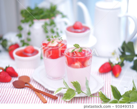Strawberry Sweets Strawberry Bavarois Strawberry Sweets Strawberry Bavarois 93849353
