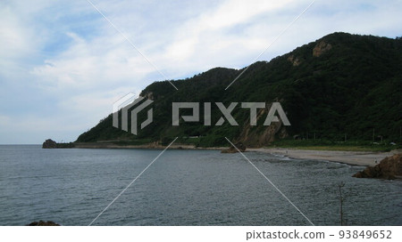 Cape Yahiko, Sea of Japan and sandy beach Cape Yahiko, Sea of Japan and sandy beach 93849652