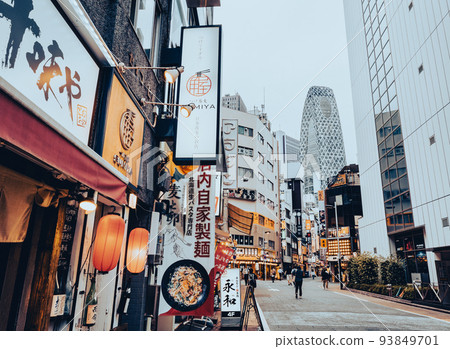 新宿西口二番街 93849701
