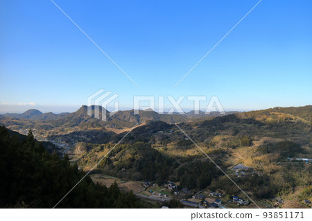 從御殿山（南房總市）看的飯岳 93851171