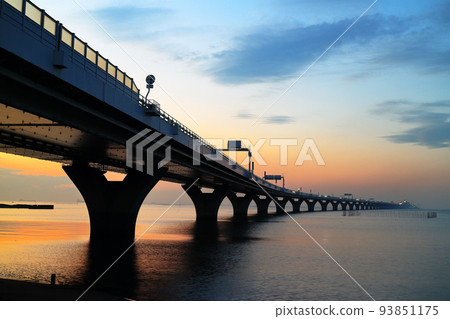 Tokyo Bay Aqua Line 93851175