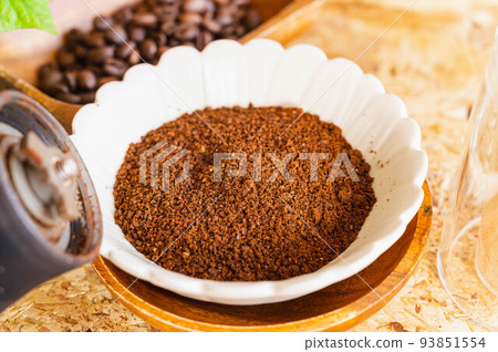 磨碎的咖啡豆，中細磨 93851554