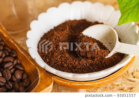 Ground coffee beans medium-fine ground 93851557