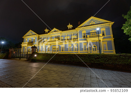 Old Public Hall of Hakodate Ward at night 93852109