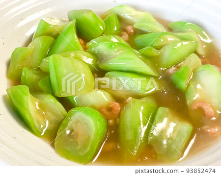 中國家常金黃瓜（水煮絲瓜和蝦米） 93852474