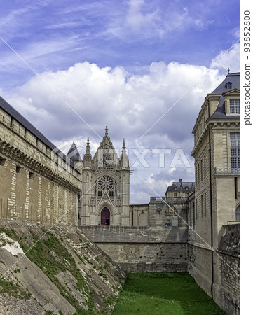 French royal fortress in the town of Vincennes 93852800