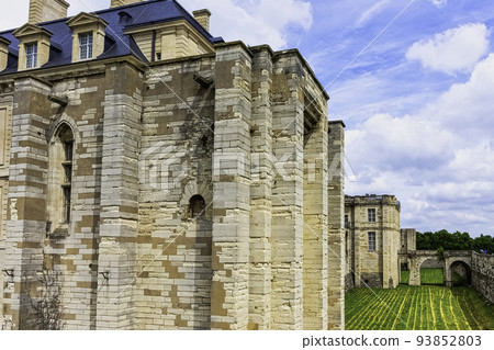 French royal fortress in the town of Vincennes 93852803