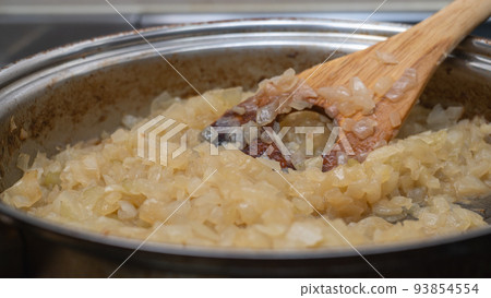 Stir-fry onions|Make caramelized onions Stir-fry onions|Make caramelized onions 93854554