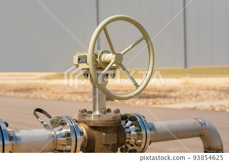 Manual valve on the bypass line of the gas pipeline 93854625