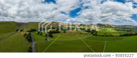 Panoramic view over the beautiful landscape of Peak District National Park 93855227
