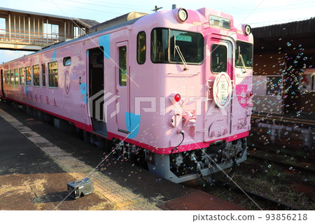 Sightseeing train during an event with a soap bubble machine (Fukuwata Station SAKU Mi SAKU Raku) 93856218