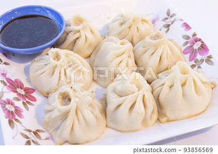 Delicious grilled xiao long bao 93856569