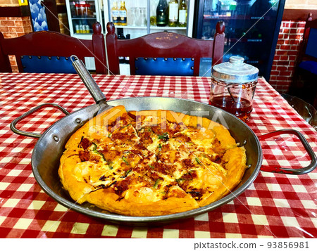 蝦培根洋蔥披薩 蝦培根洋蔥披薩 93856981