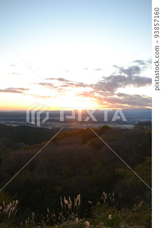 Dusk seen from Mt. Otei Observatory in Otawara City, Tochigi Prefecture [November] 93857160