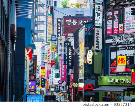 Myeong-dong, Seoul *partially soft focus 93857314