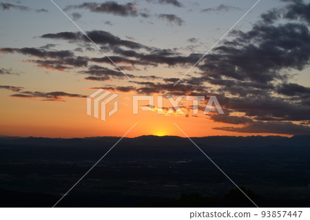 Sunset viewed from Mt. Otei Observatory in Otawara City, Tochigi Prefecture [November] 93857447