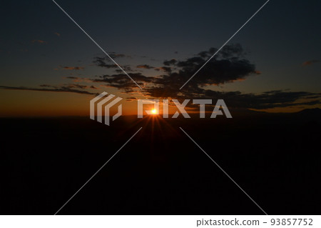 The sunset seen from Otawara City's Oteiyama Park observatory [November] 93857752