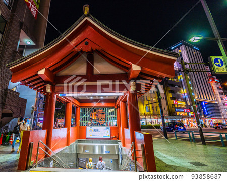 以淺草寺為主題的東京地鐵銀座線淺草站（入口）看日本東京城市景觀 = 9 月 3 日 93858687