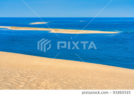 Sea view of the the Pyla dune, located in the Arcachon bay in Aquitaine, France.  93860585
