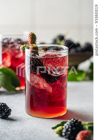 refreshing blackberry lemonade refreshing blackberry lemonade 93860819