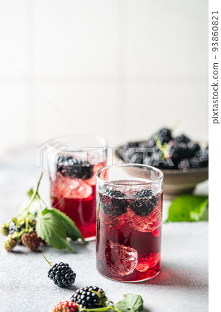 refreshing blackberry lemonade refreshing blackberry lemonade 93860821