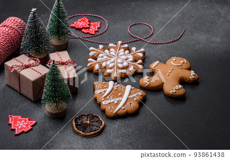 Delicious gingerbread cookies with honey, ginger and cinnamon. Winter composition 93861438