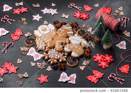 Delicious gingerbread cookies with honey, ginger and cinnamon. Winter composition 93861486