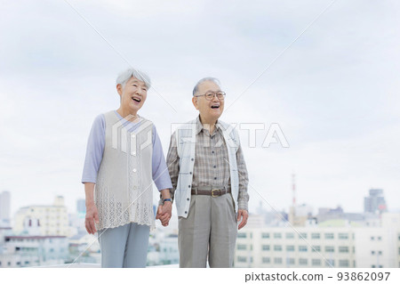 Senior couple 93862097