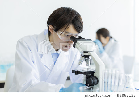 Researcher microscope 93862133