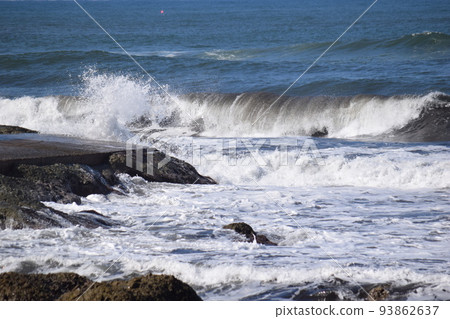 Rough waves of the Sea of Japan Shonai coast Rough waves of the Sea of Japan Shonai coast 93862637