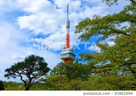 Utsunomiya Tower and blue sky 93862694