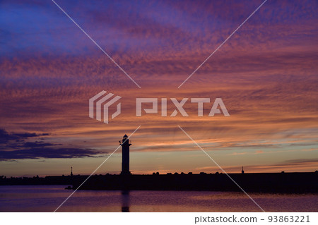 Shoot the scenery of the sunset and lighthouse at Otobe fishing port in Otobe-cho, Hokkaido in early autumn Shoot the scenery of the sunset and lighthouse at Otobe fishing port in Otobe-cho, Hokkaido in early autumn 93863221