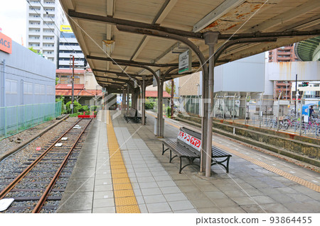 Shiomibashi station platform 93864455