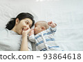 Japanese mother playing with her boy 93864618