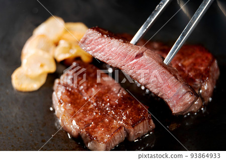 delicious beef steak 93864933