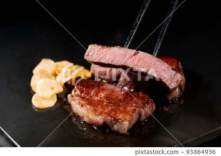 美味的牛排 美味的牛排 93864936