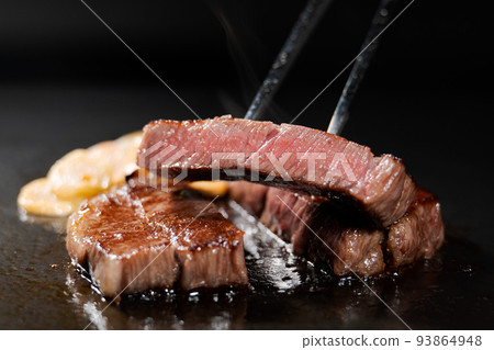 美味的牛排 美味的牛排 93864948