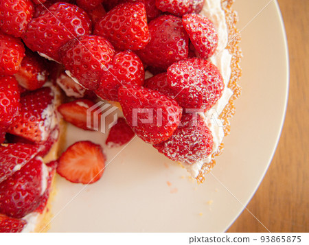 製作甜點:草莓水果撻 製作甜點:草莓水果撻 93865875