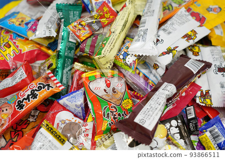 Cheap sweets 93866511