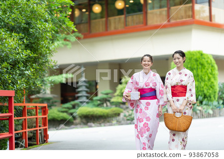 Hot spring trip, yukata, girls' trip Hot spring trip, yukata, girls' trip 93867058