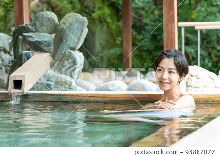 Hot spring, open-air bath, girls' trip 93867077