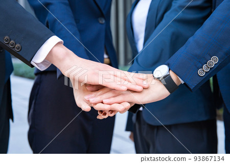 商業場景，四人團隊 93867134