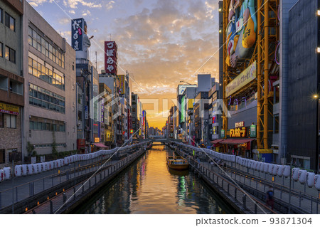 Osaka Minami Dotonbori evening view [from Tazaemon Bridge] 93871304