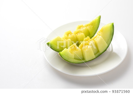 白桌上切開的伯爵瓜 93871560