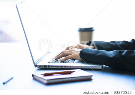 Personal computer, hand parts, fingertips, female 93873533