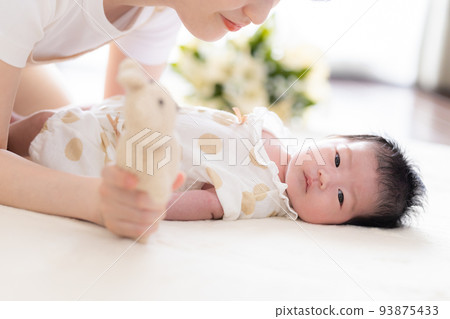 Family mom and baby Family mom and baby 93875433