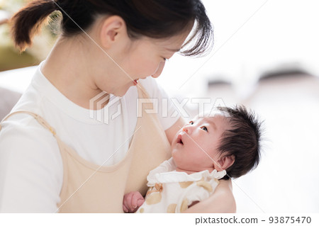 Family mom and baby Family mom and baby 93875470